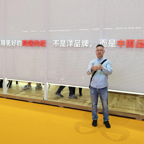 ����й��߶�ʵľ�ذ壬�á�ʵľ�ġ����߶˵ġ����й�