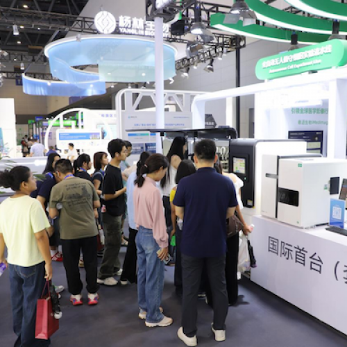 �������ﴴ���з���ģ̬��ģ�ͣ���̡�ҽѧӰ���ģ�͵�һ�ɡ�